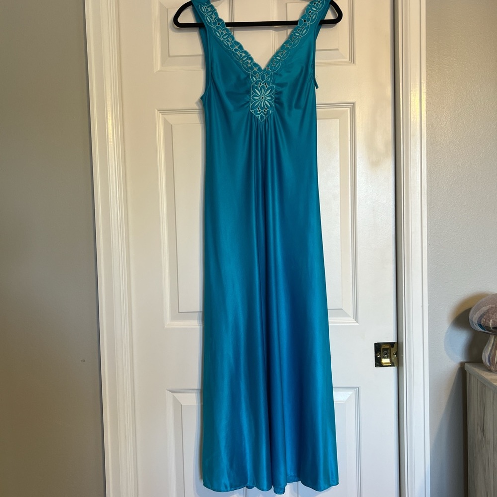 Vanity Fair Blue Vintage Nylon Night Gown Dress Size Small